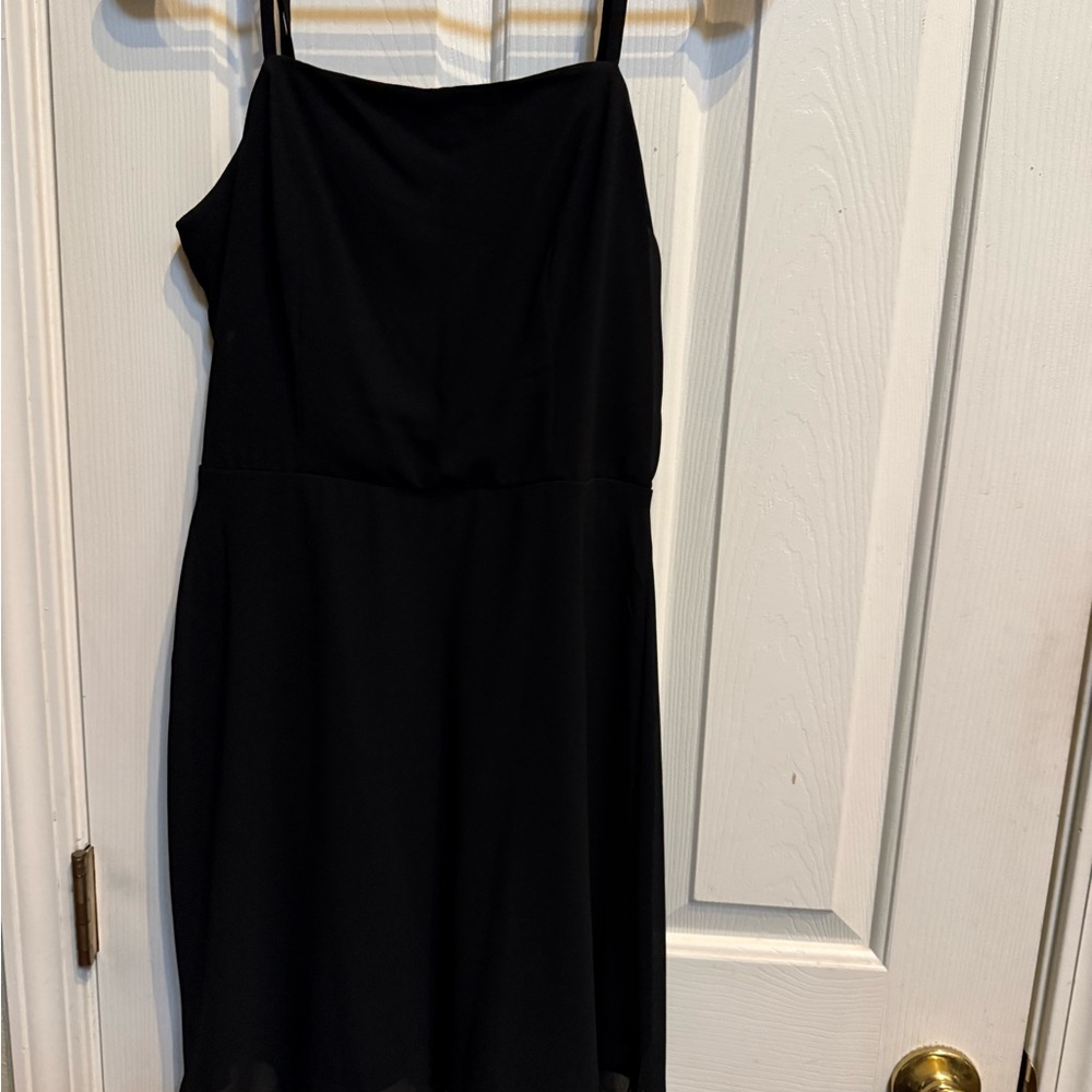 Lily Elegant Black Midi Dress